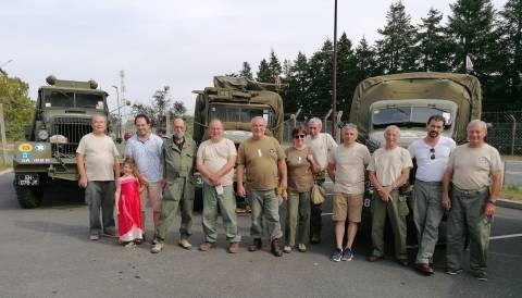 ARVMC volunteers and their vehicles