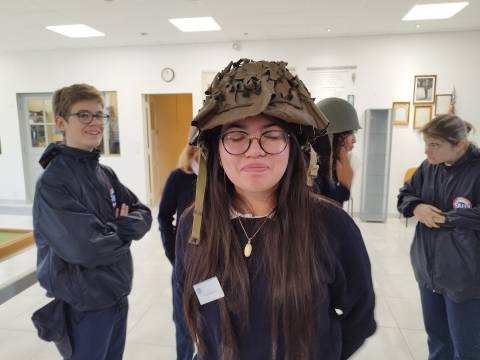 Le test du port du casque par une cadette