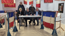 Deux drapeaux reçus par Les Amis de la Martinerie